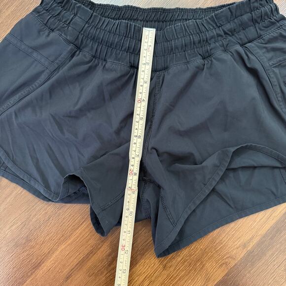 Lululemon Tracker Shorts Lined Black Sz 8 Athleisure Active Tennis Pickleball - Picture 5 of 8